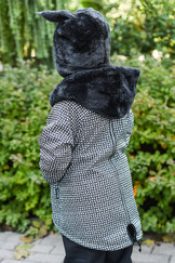 černo-bílý softshellový kabátek s kapucí a šálou