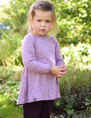 fialkové svetrovinové šaty s dlouhým rukávem